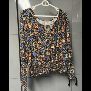 Longsleeve floral top